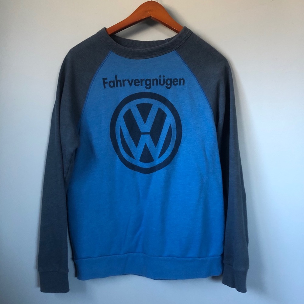 3/$20 Men’s Volkswagen crew neck SZ medium